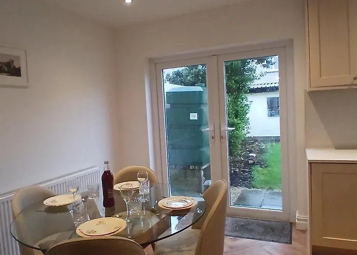 Fresh Stylish 3bdr With Garden Near Dublin