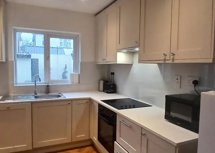 Vakantiehuis Fresh Stylish 3bdr With Garden Near *